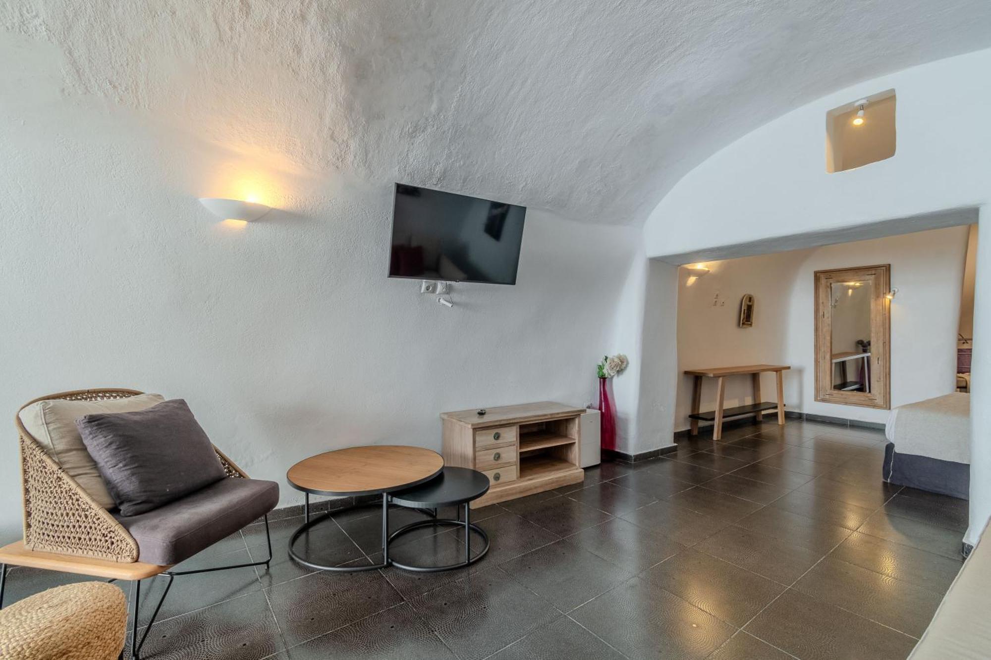 Aroma Suites Fira  Exterior photo